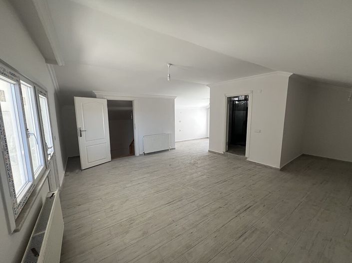 Image No.7-7 Bed House/Villa for sale