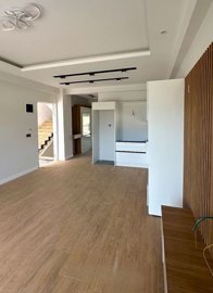 Interior 3