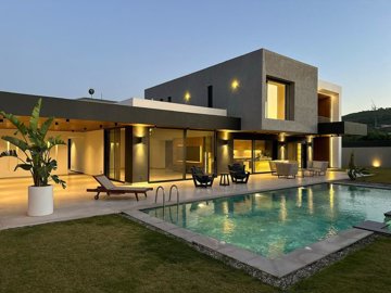 Exterior 1