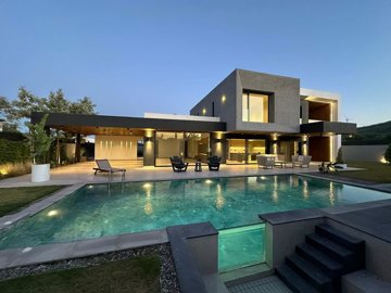 Exterior 4