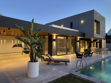 Exterior 5