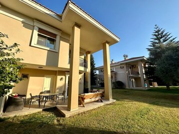 Exterior 8