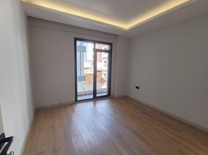 Image No.11-4 Bed Apartment for sale
