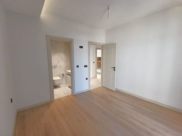 Interior 7