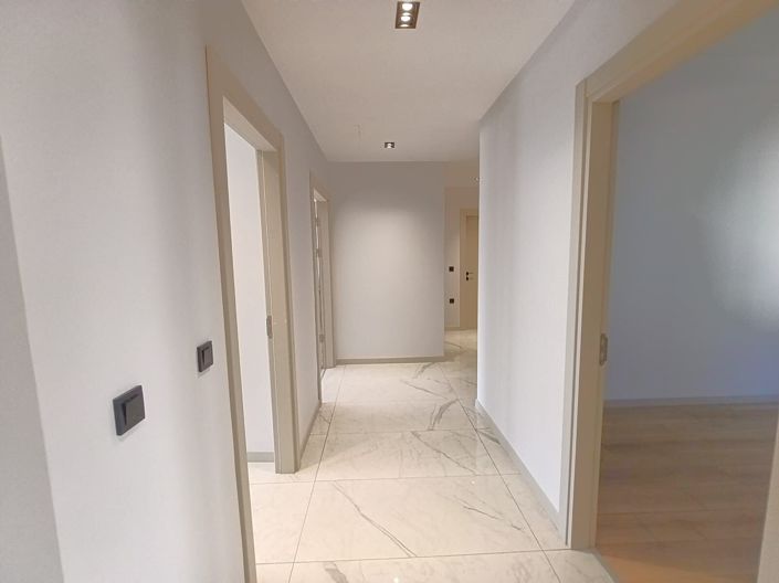 Image No.23-4 Bed Apartment for sale