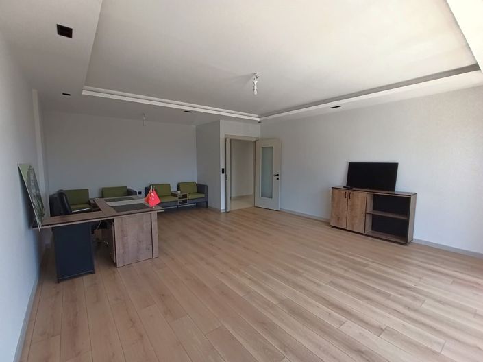 Image No.8-4 Bed Apartment for sale