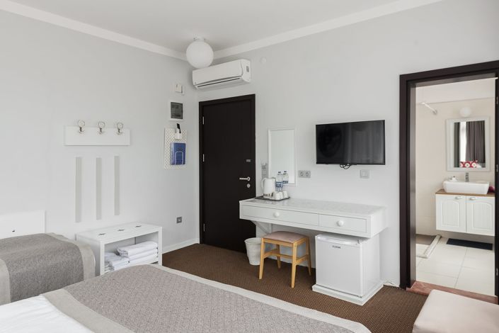 Image No.33-16 Bed Commercial for sale
