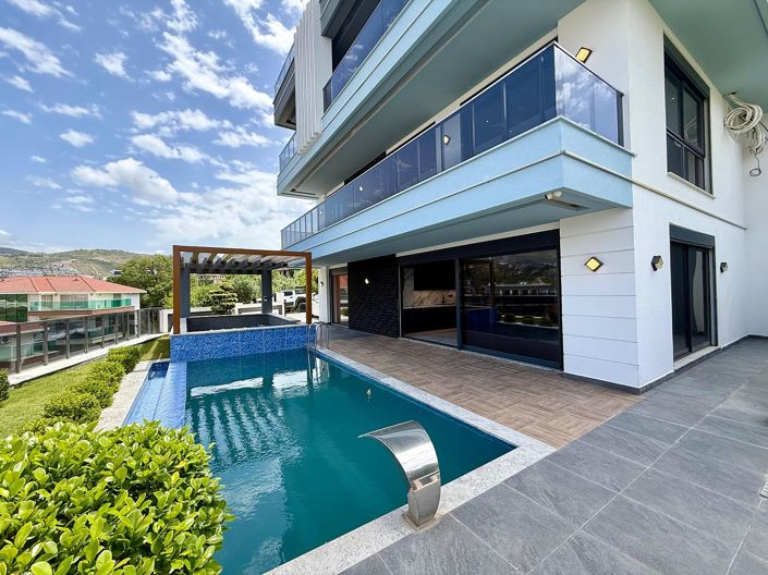 Image No.2-6 Bed House/Villa for sale