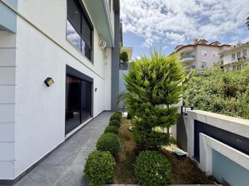 Exterior 4