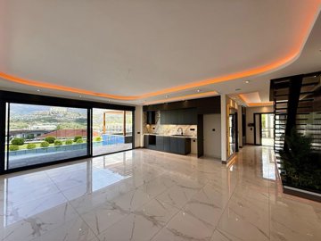 Interior 2