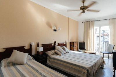 Interior 6