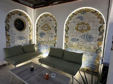 Interior 9