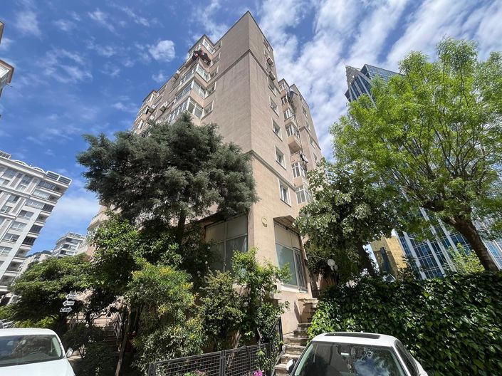 Image No.10-3 Bed Apartment for sale