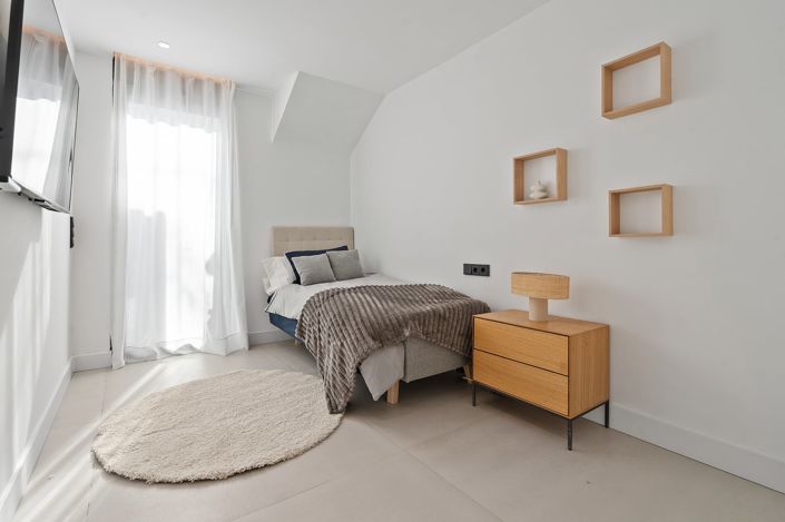 Image No.21-5 Bed Apartment for sale