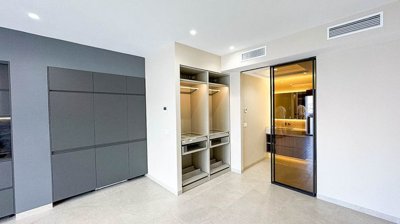 Interior 9