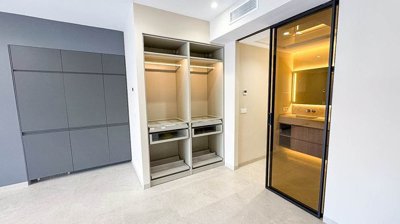 Interior 10
