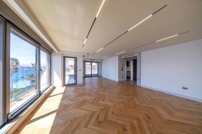 Interior 4