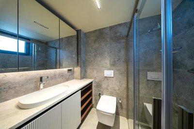 Interior 9