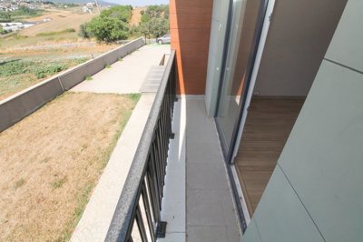 Interior 6