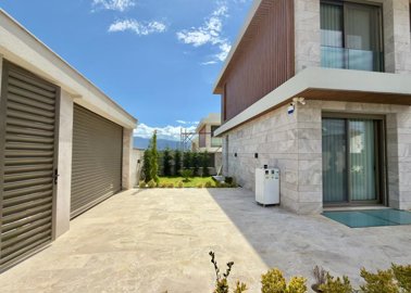 Exterior 15