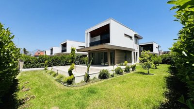 Exterior 4