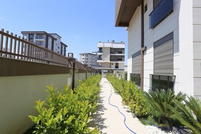 Exterior 6