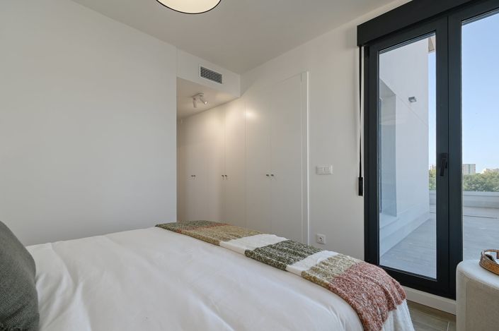 Image No.24-3 Bed Apartment for sale