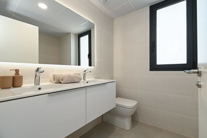 Image No.26-3 Bed Apartment for sale