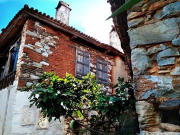 Exterior 2