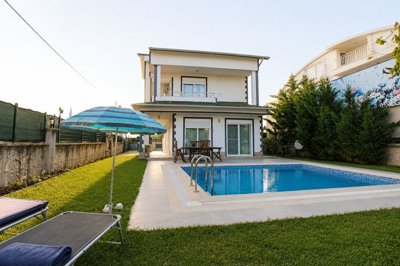 Exterior 1