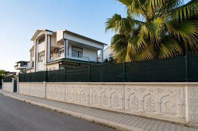 Exterior 5