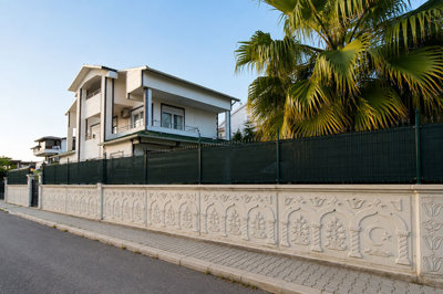 Exterior 6