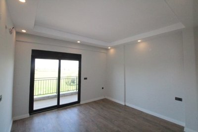 Interior 6