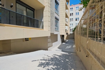 Exterior 4
