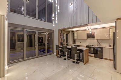 Interior 3