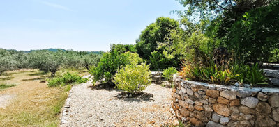 Exterior 15