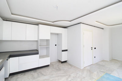 Interior 6