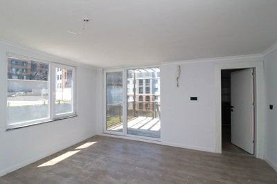 Interior 8