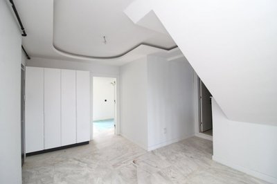 Interior 3