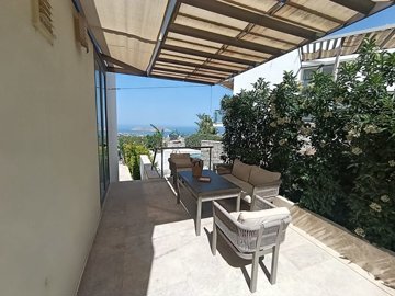 Exterior 6