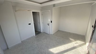Interior 8