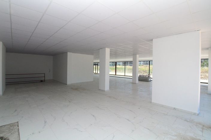 Image No.11-2 Bed Commercial for sale