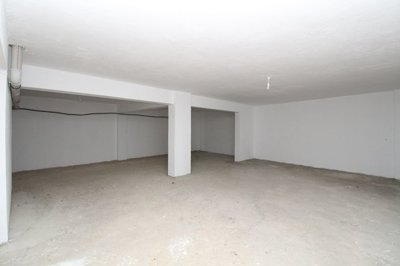 Interior 7