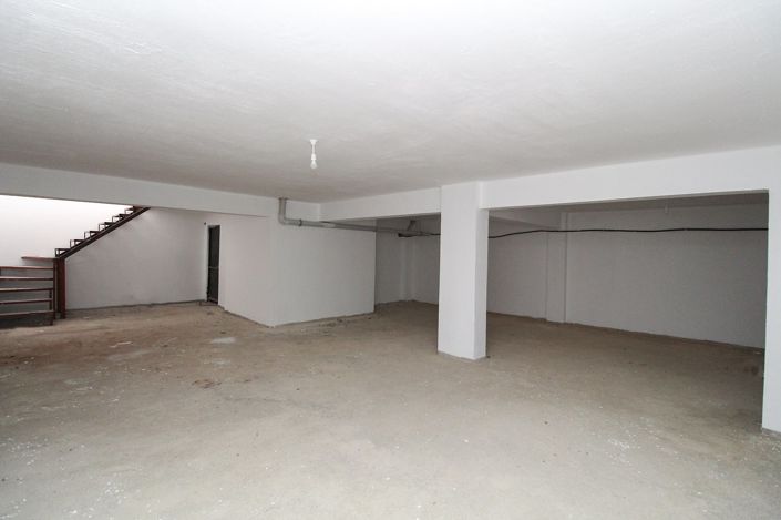 Image No.14-2 Bed Commercial for sale