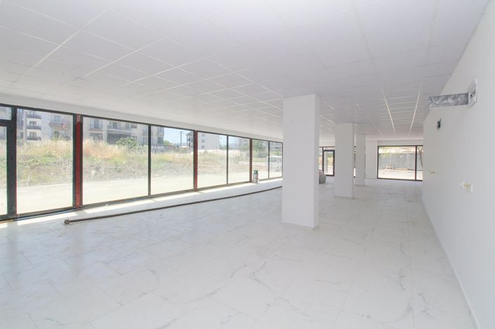 Image No.9-2 Bed Commercial for sale
