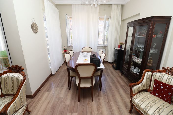 Image No.10-3 Bed Apartment for sale
