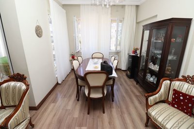 Interior 4