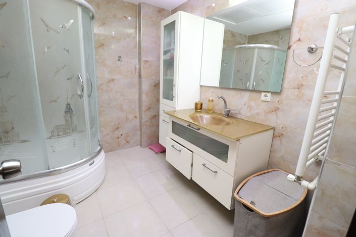 Image No.18-3 Bed Apartment for sale