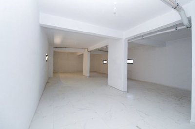 Interior 6