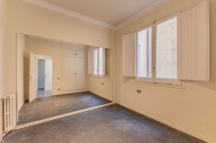 Image No.28-5 Bed Apartment for sale